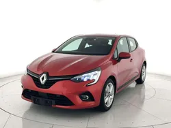 Rosso Usata 2022 Renault Clio V Zen Tre volumi | 13.500 € (Buon prezzo)