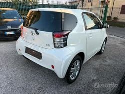 Bianco Usata 2010 Toyota iQ Due volumi | 7999 €