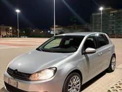 Grigio Usata 2009 VW Golf VI Highline Due volumi | 4900 € (Buon prezzo)