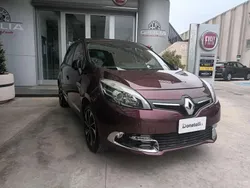 Viola Usata 2015 Renault Scénic III Bose Edition Monovolume | 9300 € (Buon prezzo)