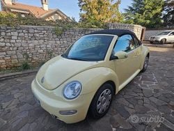 Giallo Usata 2003 VW Beetle Cabrio | 5990 € (Buon prezzo)