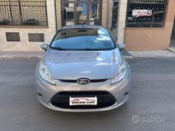 Grigio Usata 2011 Ford Fiesta Titanium Due volumi | 4500 € (Buon prezzo)