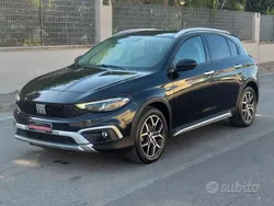 Nero Usata 2022 Fiat Tipo Cross Tre volumi | 13.200 € (Buon prezzo)