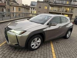 Grigio Usata 2022 Lexus UX 250h Business Edition SUV | 20.200 € (Super prezzo)