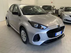 Stormy silver Nuova 2025 Mazda 2 Prime-Line Tre volumi | 19.600 € (Buon prezzo)