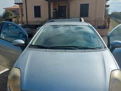Grigio Usata 2007 Fiat Punto Due volumi | 1700 € (Buon prezzo)