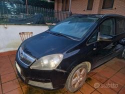 Usata 2006 Opel Zafira Monovolume | 2500 € (Buon prezzo)