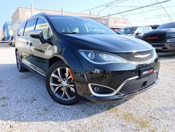 Nero Usata 2018 Chrysler Pacifica Limited SUV | 27.900 €