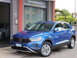 Ravenna blue / metallizzato Usata 2024 VW T-Roc R-line SUV | 22.900 € (Ottimo prezzo)