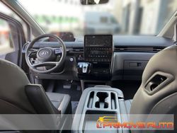 Grigio Usata 2024 Hyundai Staria Monovolume | 52.800 € (Molto cara)