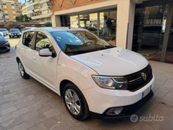 Bianco Usata 2019 Dacia Sandero Tre volumi | 6950 € (Ottimo prezzo)
