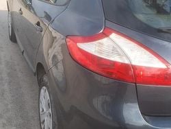 Grigio Usata 2010 Renault Mégane Tre volumi | 3800 € (Buon prezzo)