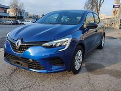 Blu/azzurro Nuova 2025 Renault Clio V Evolution Tre volumi | 16.950 € (Buon prezzo)