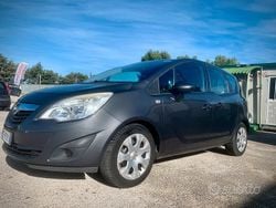 Grigio Usata 2011 Opel Meriva Monovolume | 4500 € (Buon prezzo)