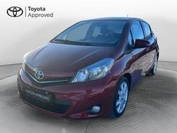Rosso Usata 2011 Toyota Yaris Style Tre volumi | 8900 € (Molto cara)