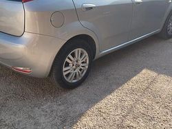 Grigio Usata 2016 Fiat Punto Due volumi | 6500 € (Buon prezzo)