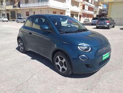Blu/azzurro Usata 2021 Fiat 500e Passion Due volumi | 15.500 € (Buon prezzo)