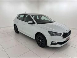 Bianco lunare Usata 2024 Skoda Fabia Tre volumi | 16.900 € (Buon prezzo)