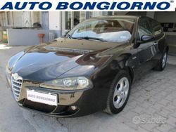 Giallo Usata 2006 Alfa Romeo 147 Progression Due volumi | 3950 € (Molto cara)
