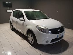 Bianco Usata 2010 Dacia Sandero Ambiance Tre volumi | 3300 € (Buon prezzo)