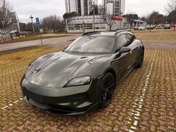Verde Usata 2024 Porsche Taycan Cross Turismo Station wagon | 110.000 € (Molto cara)