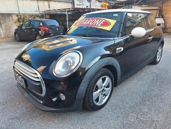 Nero Usata 2014 Mini Cooper D Due volumi | 7500 € (Molto cara)