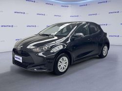 Black mica / ink Usata 2025 Toyota Yaris Hybrid Active Tre volumi | 20.890 € (Buon prezzo)