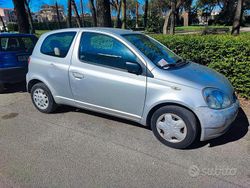 Grigio Usata 1999 Toyota Yaris Due volumi | 950 € (Ottimo prezzo)