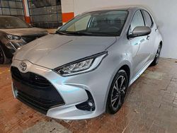 Grigio Nuova 2025 Toyota Yaris Hybrid Trend SUV | 20.950 € (Ottimo prezzo)