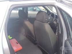 Grigio Usata 2006 Fiat Punto Due volumi | 800 €