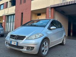 Grigio Usata 2004 Mercedes A170 Due volumi | 350 €