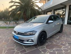 Grigio Usata 2019 VW Polo Comfortline Tre volumi | 12.900 € (Buon prezzo)