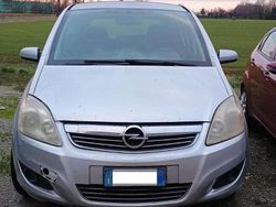 Argento Usata 2008 Opel Zafira Cosmo Monovolume | 1500 € (Super prezzo)