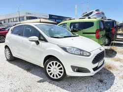 Bianco Usata 2015 Ford Fiesta Titanium Due volumi | 5990 € (Super prezzo)