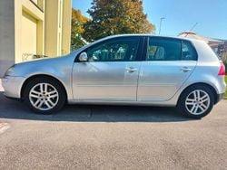 Argento Usata 2008 VW Golf V Comfortline Tre volumi | 2500 € (Buon prezzo)