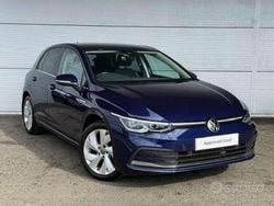 Blu/azzurro Usata 2022 VW Golf VIII Style Tre volumi | 21.800 € (Buon prezzo)