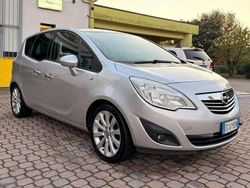 Argento Usata 2010 Opel Meriva Cosmo Monovolume | 3999 € (Buon prezzo)