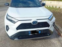 Usata 2023 Toyota RAV4 Hybrid Style SUV | 33.900 € (Buon prezzo)