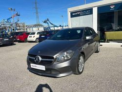 Grigio Usata 2016 Mercedes A180 Executive Tre volumi | 14.300 € (Buon prezzo)