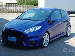 Blu Usata 2014 Ford Fiesta ST Due volumi | 14.300 € (Cara)