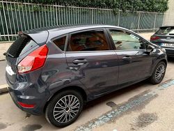 Usata 2013 Ford Fiesta Due volumi | 5900 € (Buon prezzo)