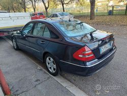 Blu Usata 2005 Mercedes 280 Tre volumi | 6000 €