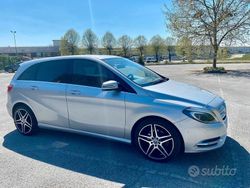 Grigio Usata 2013 Mercedes B200 Monovolume | 8600 € (Buon prezzo)