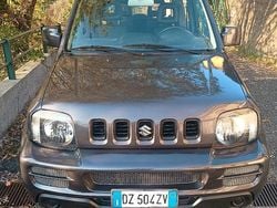 Grigio Usata 2010 Suzuki Jimny SUV | 12.900 € (Buon prezzo)
