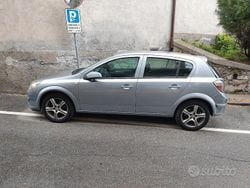 Usata 2004 Opel Astra Enjoy Tre volumi | 2300 € (Buon prezzo)