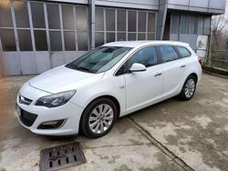 Bianco Usata 2013 Opel Astra Cosmo Station wagon | 5600 € (Buon prezzo)
