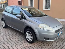 Grigio Usata 2009 Fiat Grande Punto Due volumi | 2500 € (Buon prezzo)