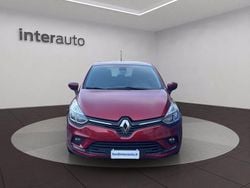 Rosso metallizzato Usata 2016 Renault Clio IV Zen Tre volumi | 7990 € (Buon prezzo)