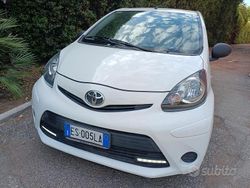 Bianco Usata 2013 Toyota Aygo Due volumi | 4000 € (Buon prezzo)