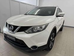 Bianco(met.) Usata 2015 Nissan Qashqai Tekna SUV | 12.850 € (Molto cara)